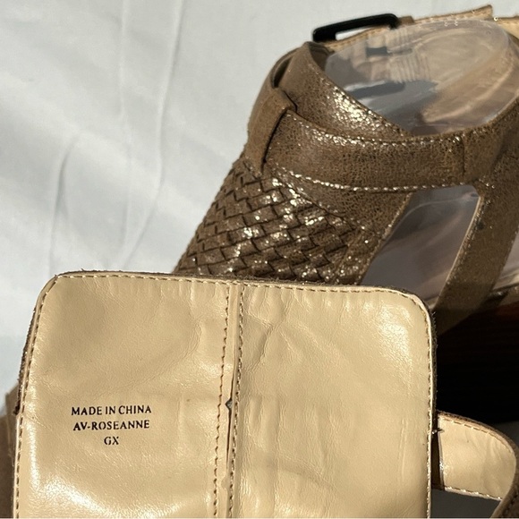 Adrienne Vittadini ROSEANNE Metallic Gold Woven Wedge Sandals Heels Shootie - Picture 13 of 16